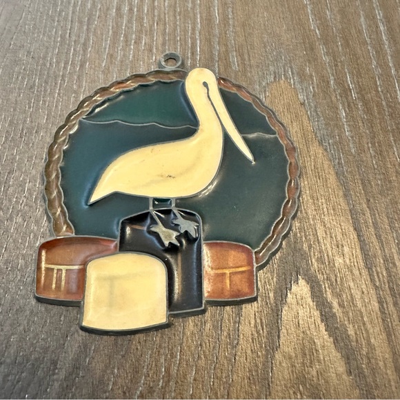 Lot of 2 Vintage‎ 1982 Metal Sun Catcher Catchers Ornaments Pelican Sail Boat - Picture 2 of 5